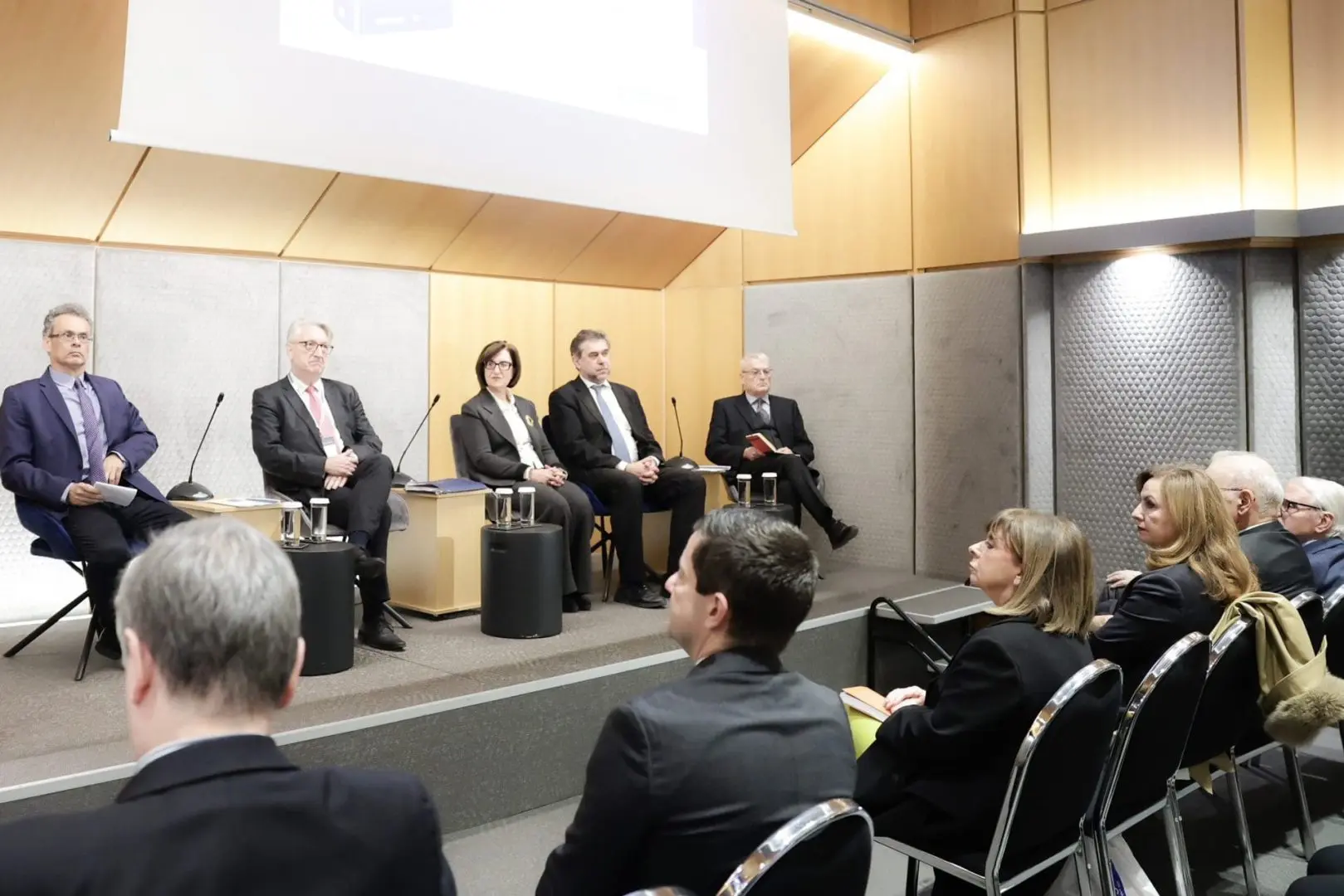 58369 8F4F01C9 03FB 4667 85B3 AF8EDA950E32 1920x1440 1