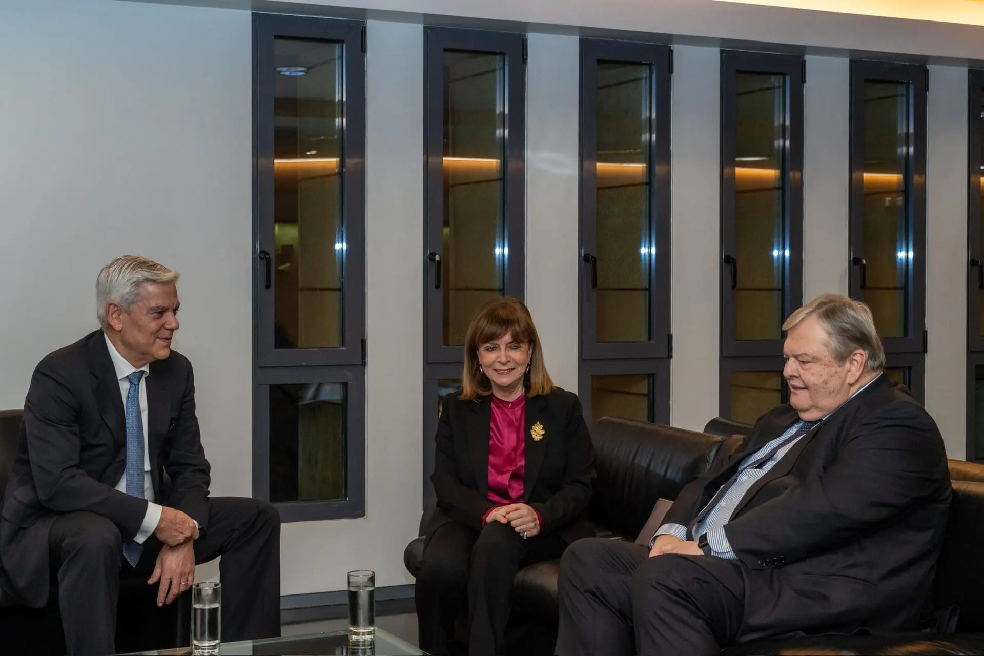 Stin ekdilosi I polypipedi prostasia ton anthropinon dikaiomaton kai i epimoni 4