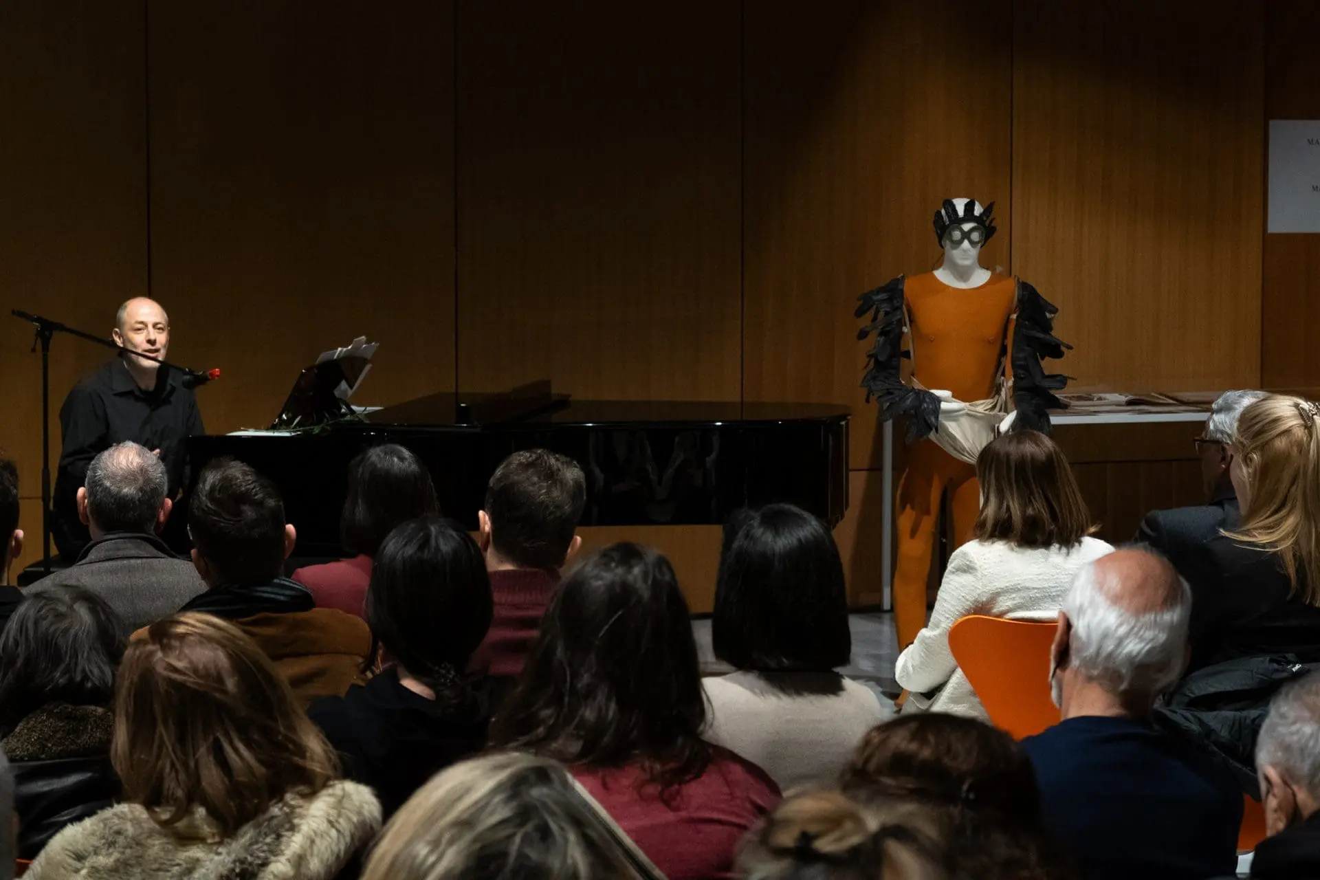 Stin Ethniki Vivliothiki tis Ellados gia tin ekdilosi Manos Chatzidakis kai Karolos Koun 4