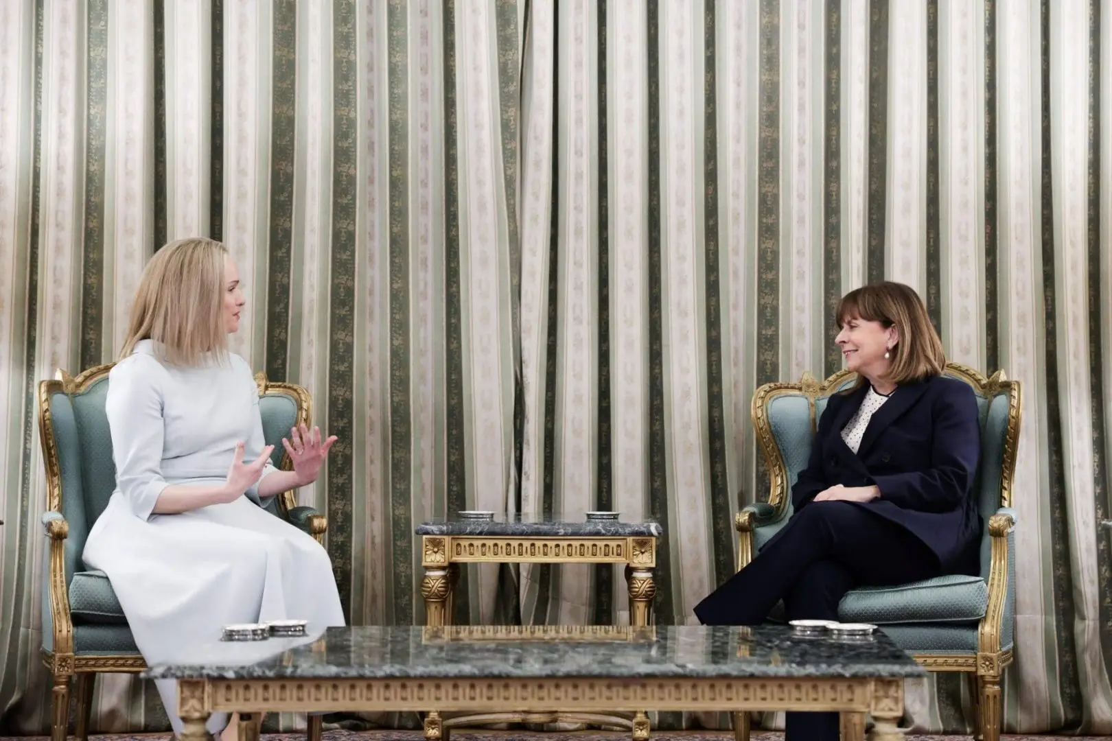 Teleti epidosis diapisteytirion neon Presveon 2