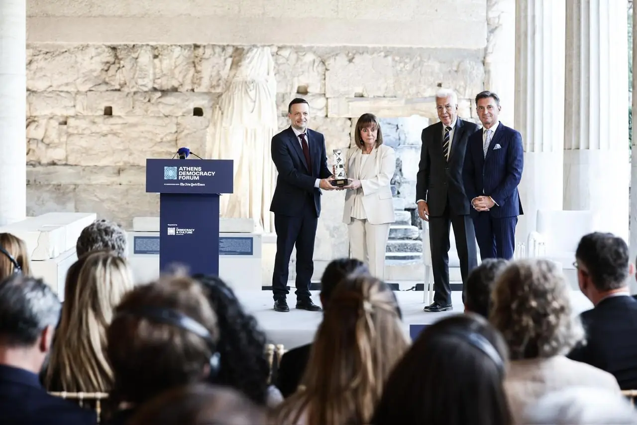Χαιρετισμός στην τελετή απονομής του Βραβείου Δημοκρατίας της Πόλης των Αθηνών 3