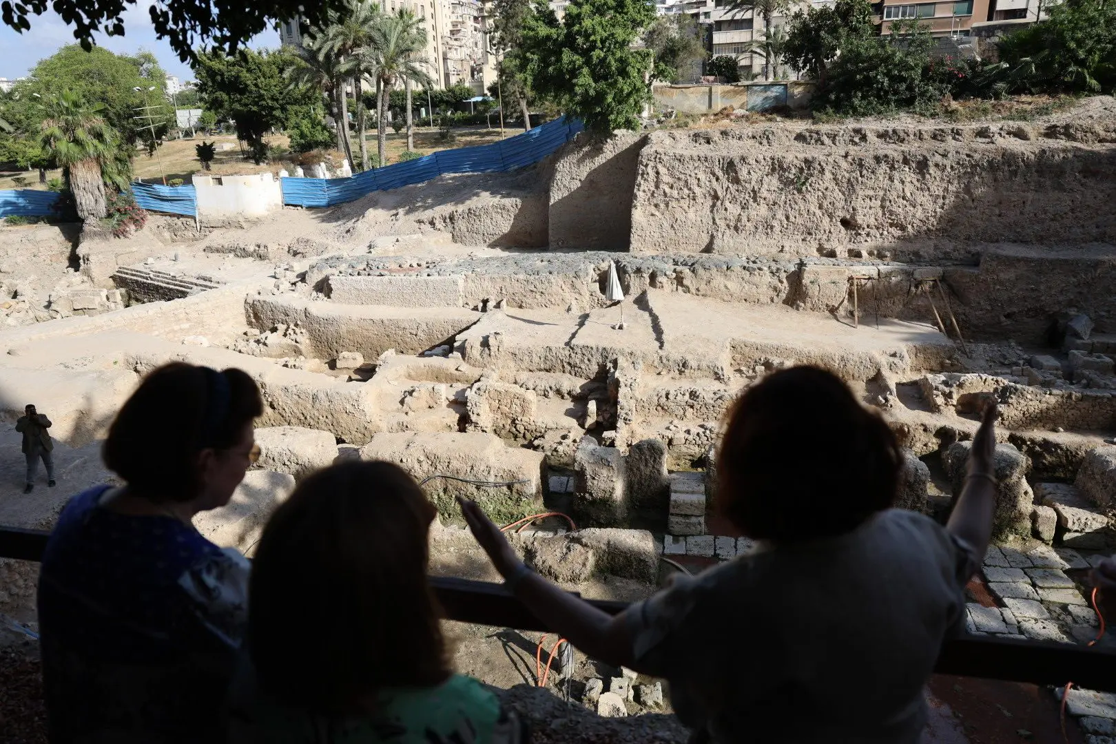 Episkepsi sto Vasiliko Tetragono kai sto Ellinoromaiko Mouseio Alexandrias 1