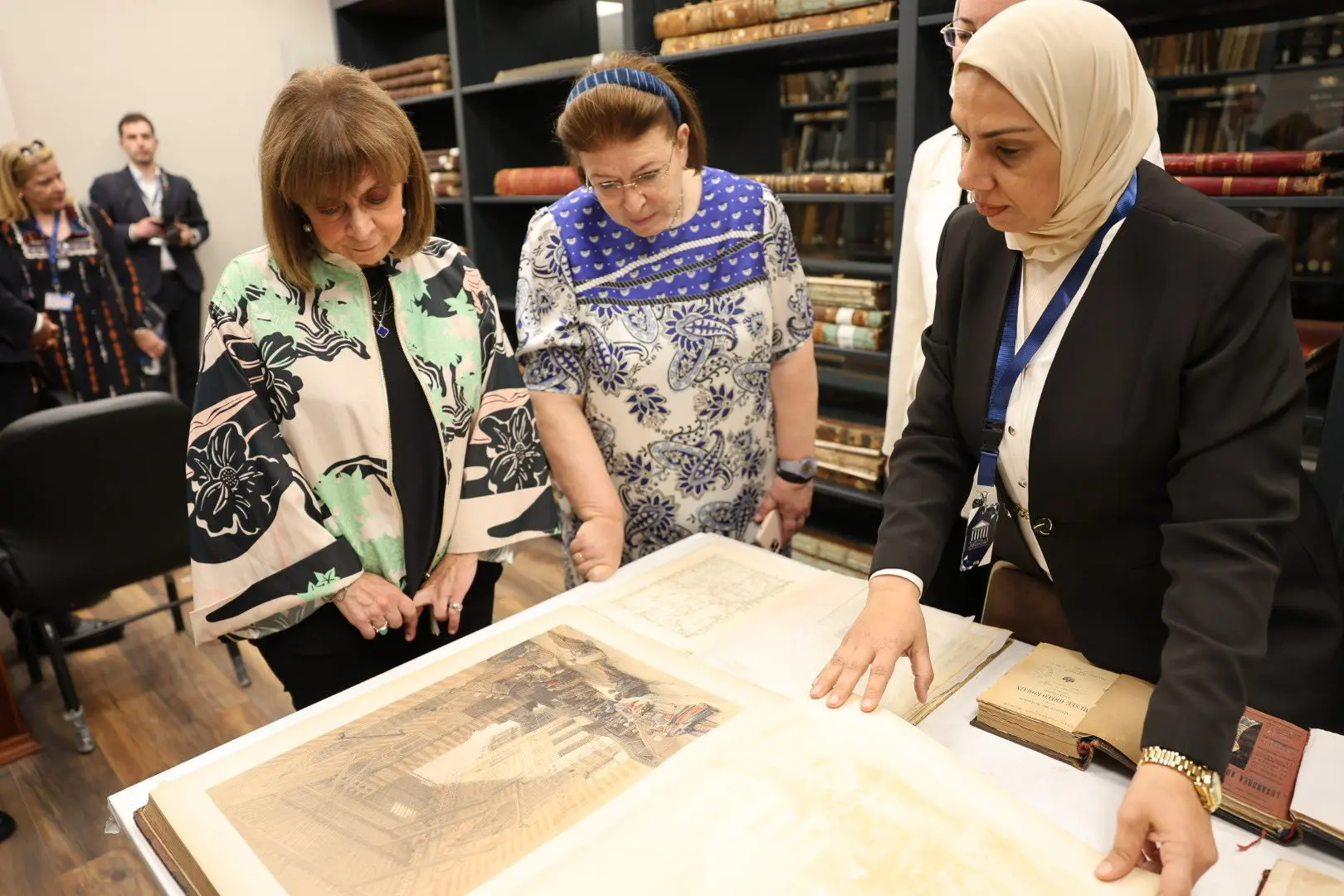 Episkepsi sto Vasiliko Tetragono kai sto Ellinoromaiko Mouseio Alexandrias 6