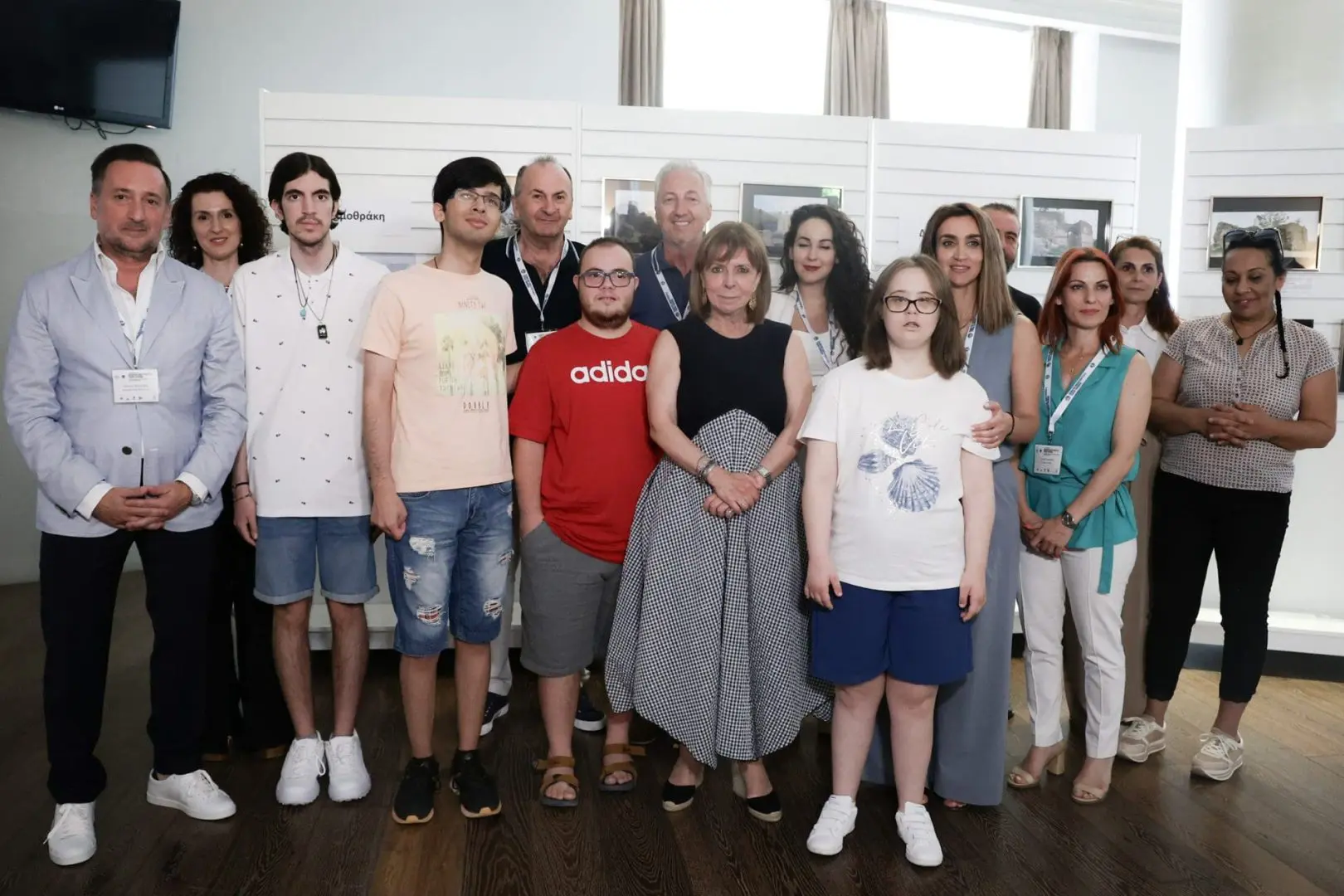 Sti fotografiki ekthesi tou Eidikou Epangelmatikou Gymnasiou Lykeiou kai to