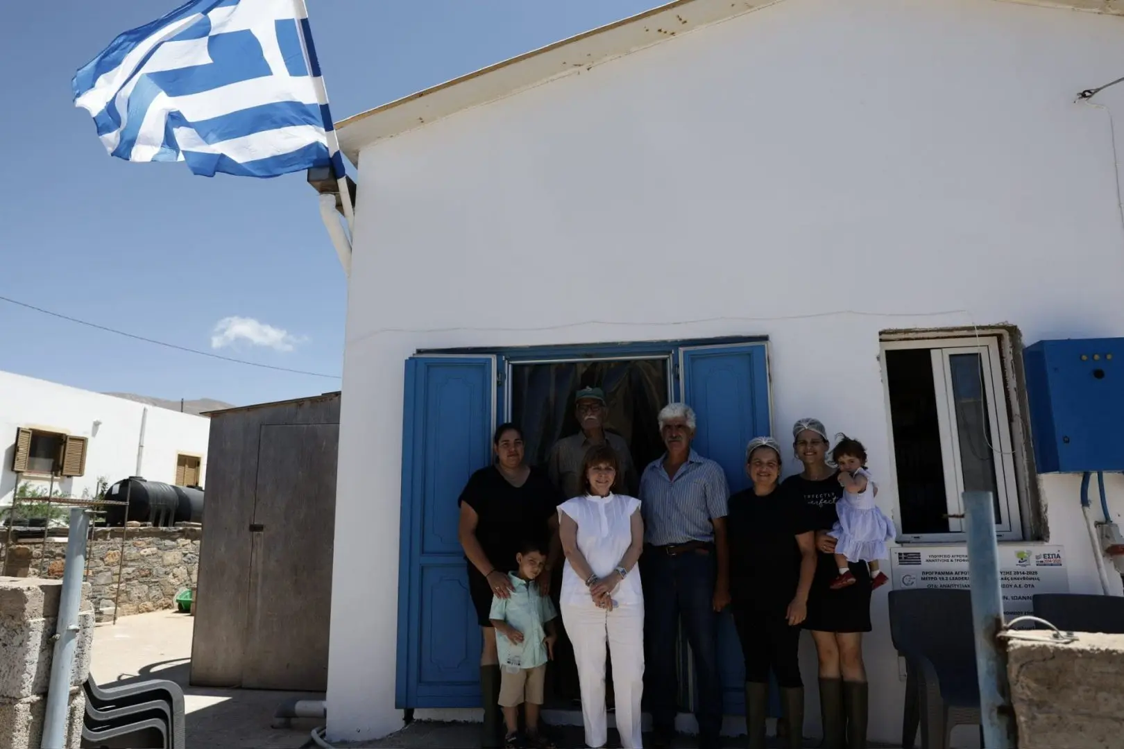 Stin ekthesi I Evzoniki stoli I istoriki diadromi tis mesa apo 40 erga tou Gianni Mylona 3