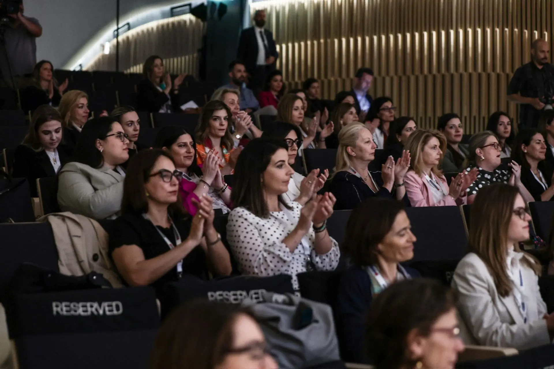 symmetochi sto 2o synedrio women in law 5