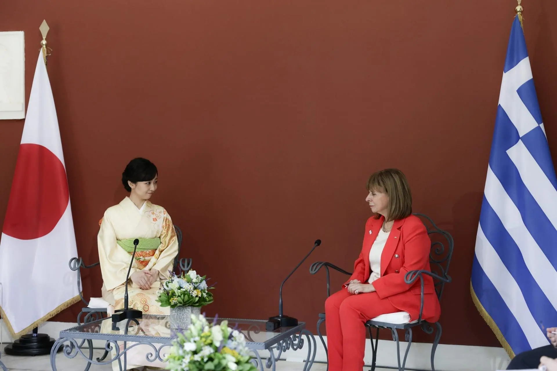 synantisi me tin prigkipissa kako tis iaponias 3