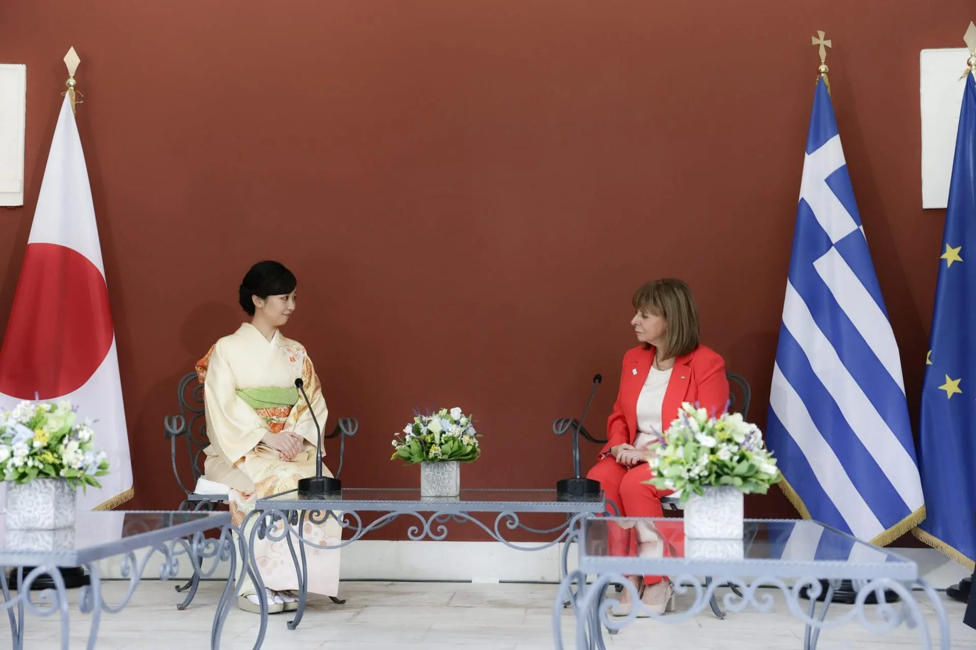 synantisi me tin prigkipissa kako tis iaponias 5