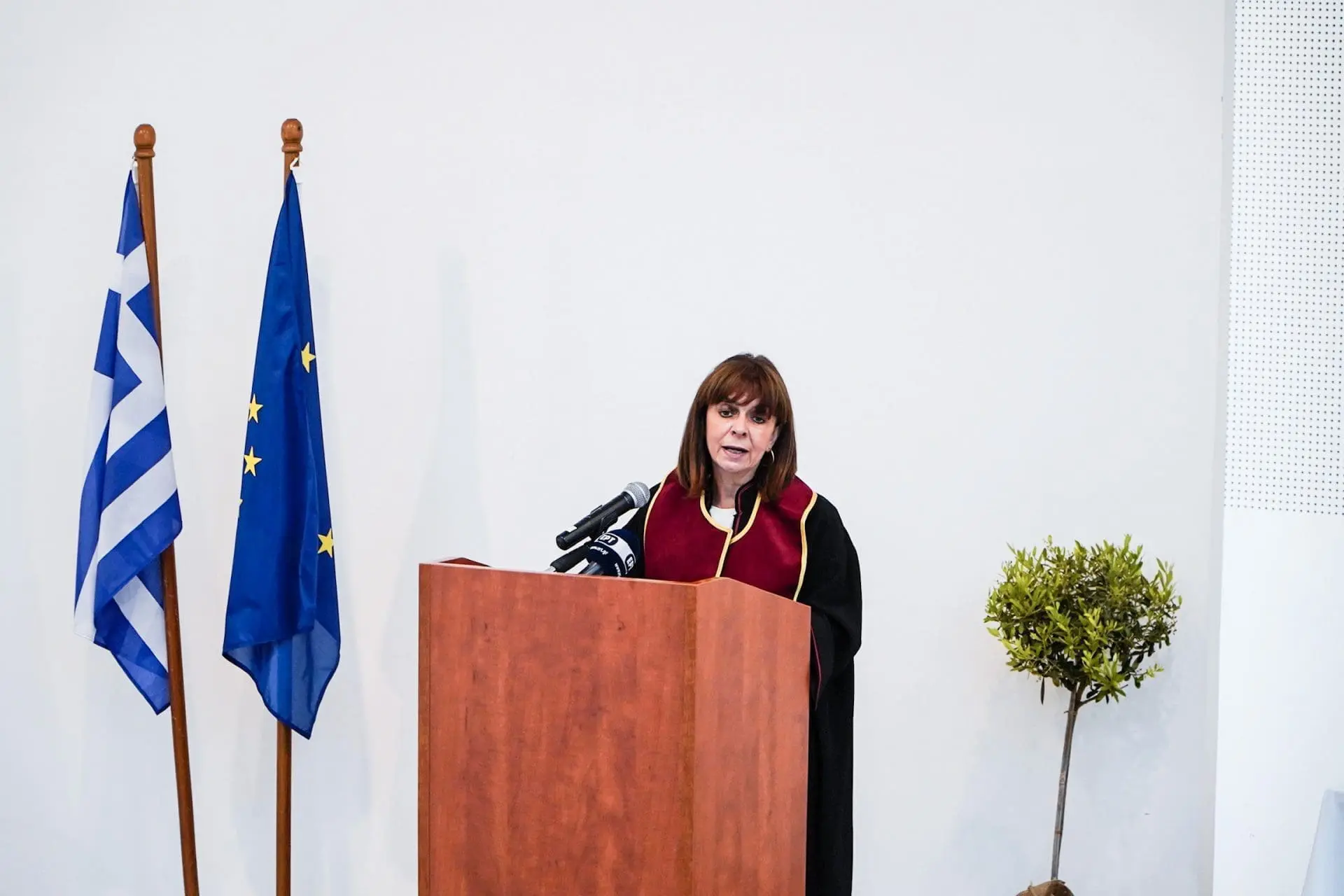 Αναγόρευση της Προέδρου της Δημοκρατίας σε Επίτιμη Διδάκτορα του Τμήματος Περιβάλλοντος του Ιονίου Πανεπιστημίου 1