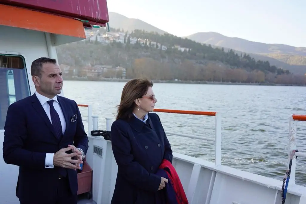 Ανακήρυξη της Προέδρου της Δημοκρατίας σε Επίτιμη Δημότη Καστοριάς 2