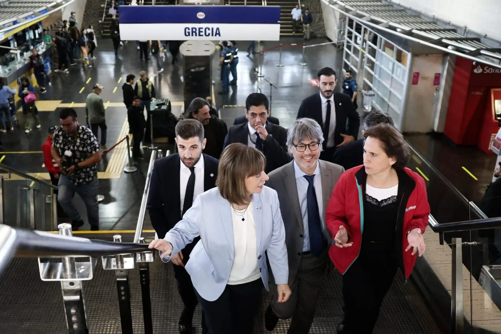 Αποκαλυπτήρια αντιγράφου αγάλματος Κόρης στον σταθμό μετρό του Σαντιάγο Grecia 1