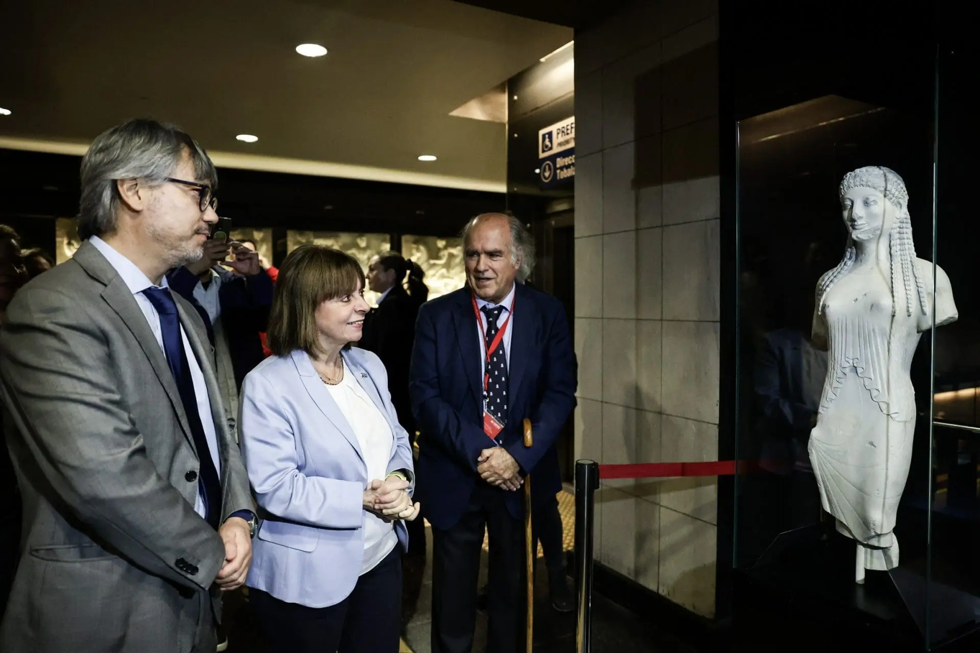 Αποκαλυπτήρια αντιγράφου αγάλματος Κόρης στον σταθμό μετρό του Σαντιάγο Grecia 3