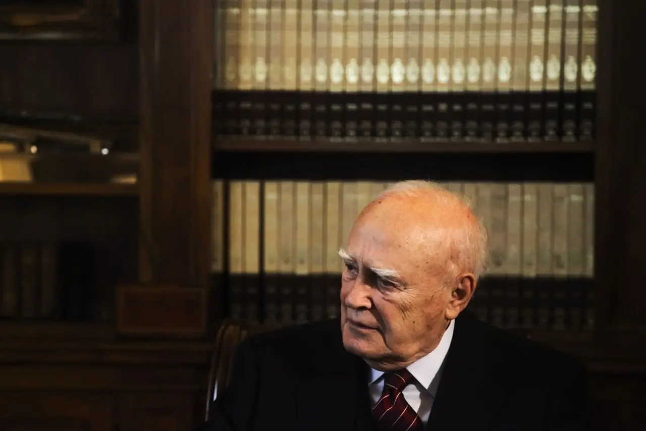 Βιβλίο συλλυπητηρίων για τον εκλιπόντα πρώην Πρόεδρο της Δημοκρατίας Κάρολο Παπούλια