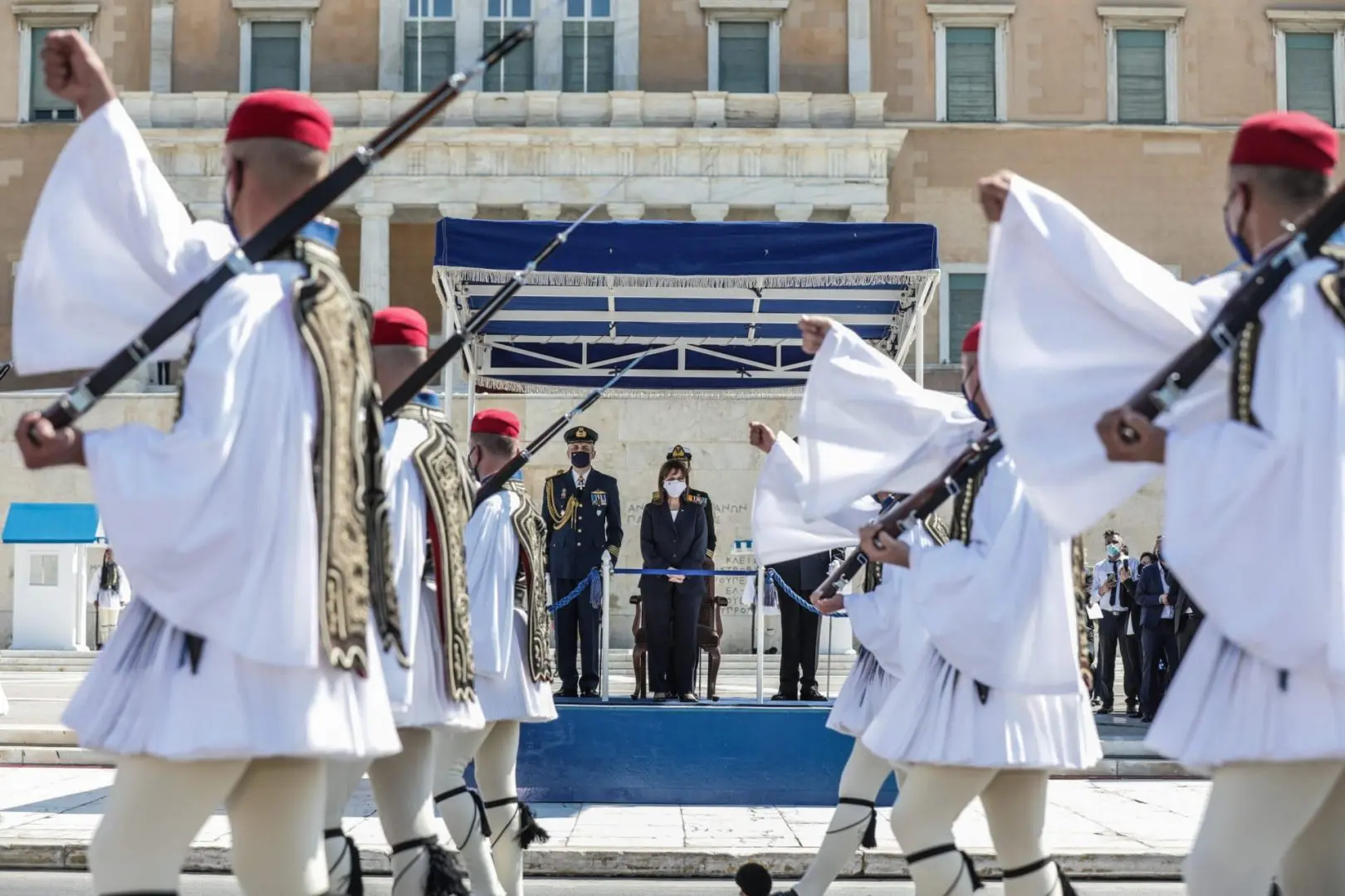 Δήλωση της Προέδρου της Δημοκρατίας Κατερίνας Σακελλαροπούλου μετά την παρέλαση για την εθνική επέτειο της 25ης Μαρτίου 1821 3