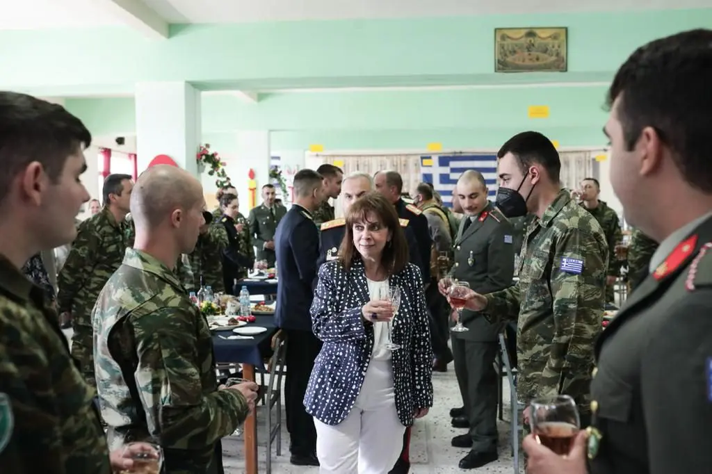 Επίσκεψή της στην XXV Τεθωρακισμένη Ταξιαρχία στο Πετροχώρι Ξάνθης 1