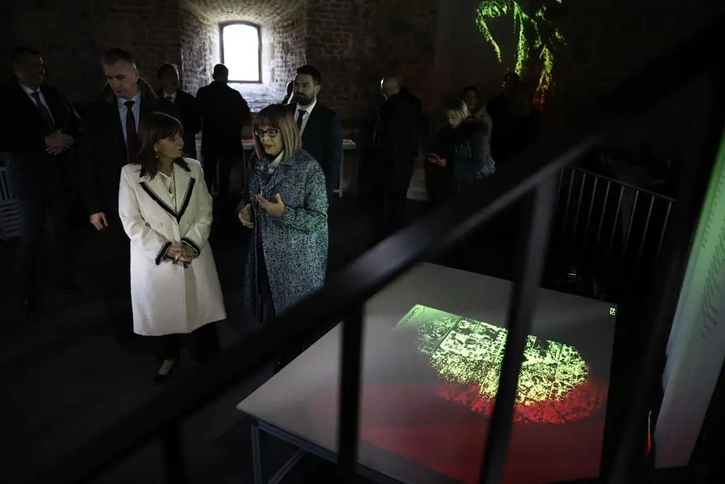 Επίσκεψη στον Ανδριάντα του Ρήγα Φεραίου 1