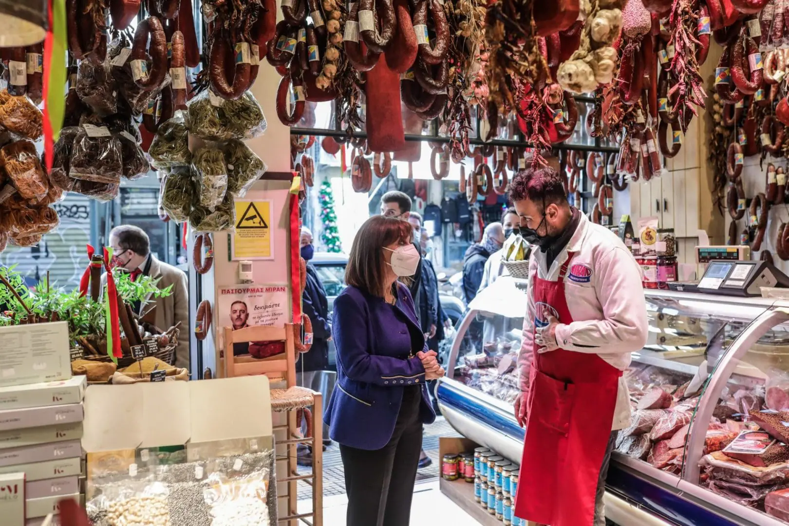 Η Πρόεδρος της Δημοκρατίας Κατερίνα Σακελλαροπούλου στο κέντρο της Αθήνας 3
