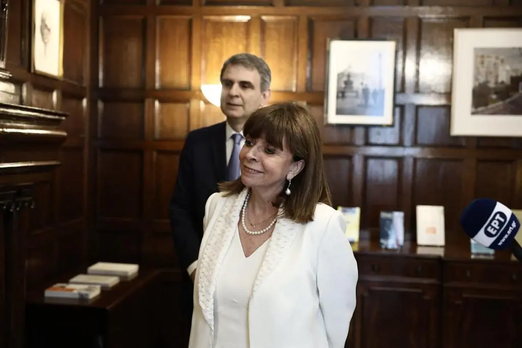 Ξενάγηση στο Μουσείο Γιώργου Σεφέρη στην πρεσβευτική κατοικία στο Λονδίνο 2