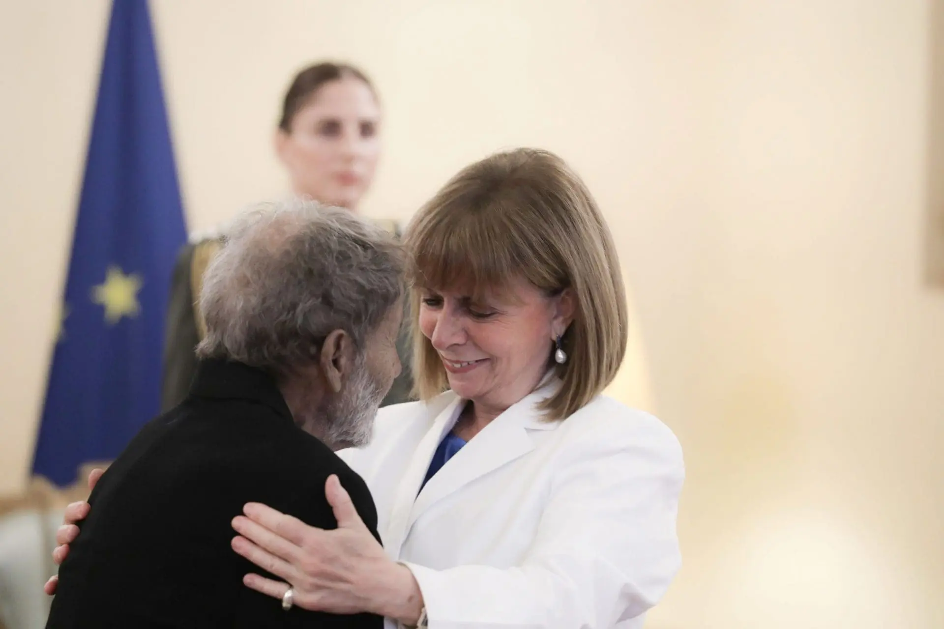Παρασημοφόρηση του Σταύρου Ξαρχάκου 2