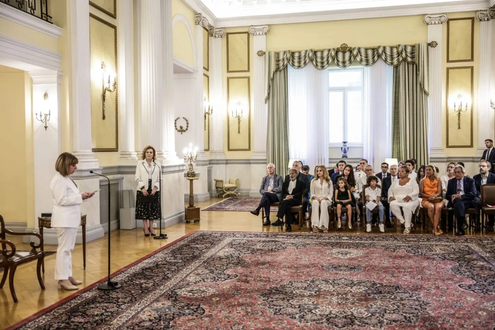 Παρασημοφόρηση του Σταύρου Ξαρχάκου 4