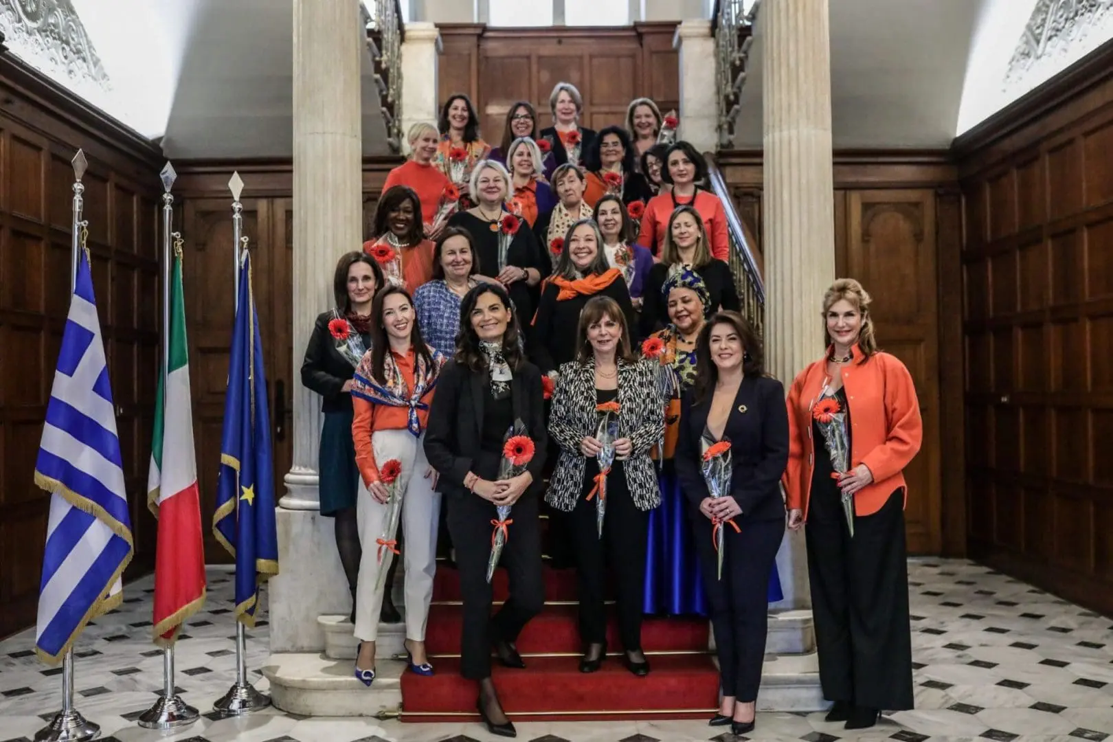 Σε γεύμα με γυναίκες Πρέσβεις 1