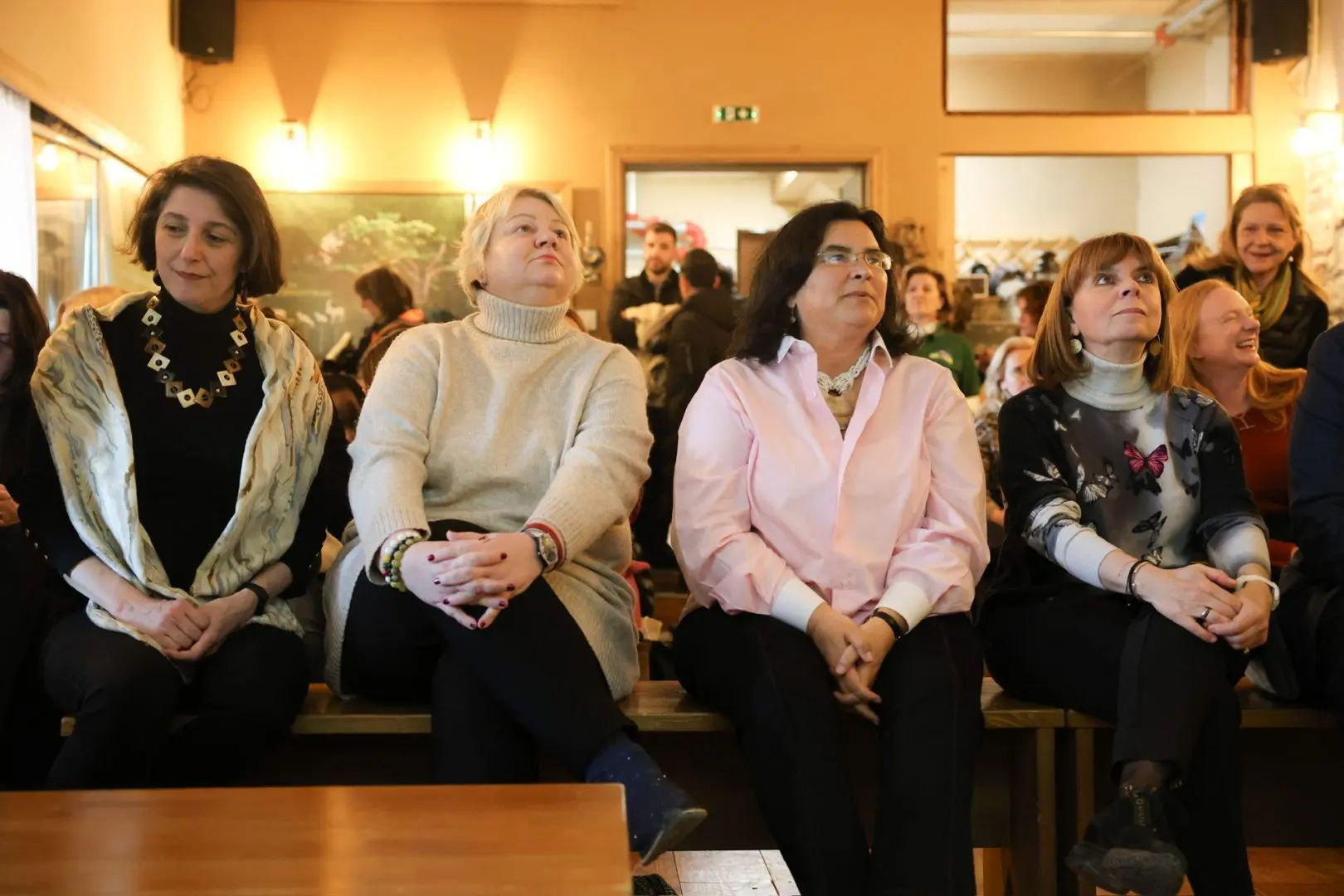 Σε συμβολική δενδροφύτευση στην Πάρνηθα με γυναίκες πρέσβεις διαπιστευμένες στην Ελλάδα με αφορμή τη Διεθνή Ημέρα Δασών 12