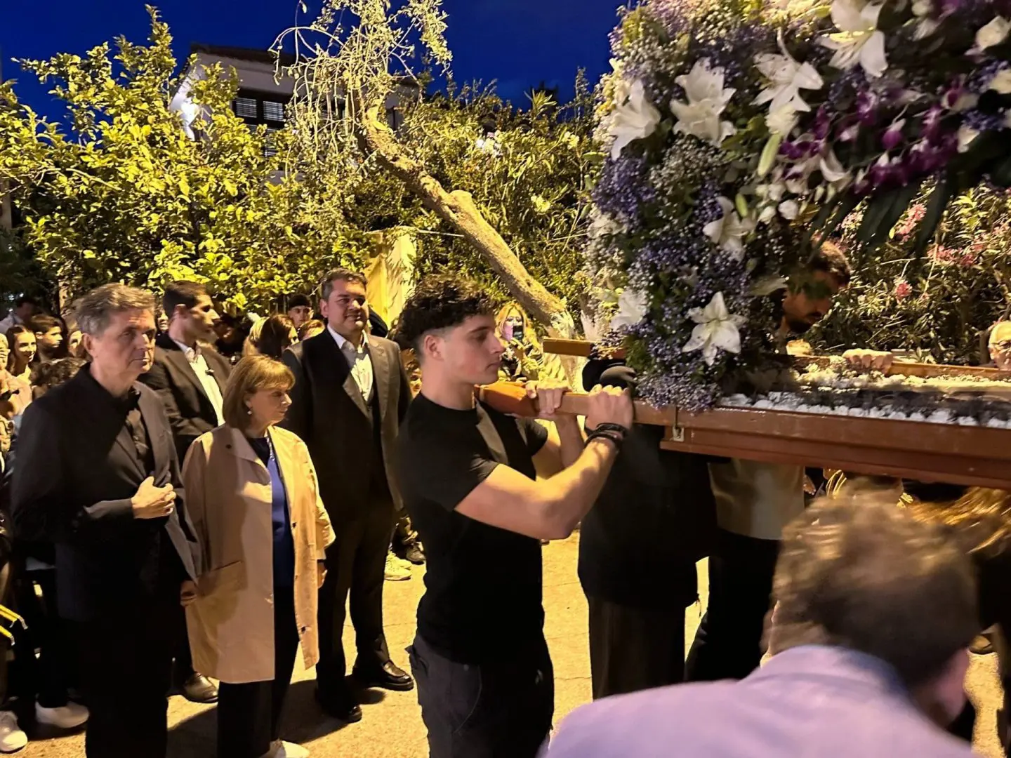 Στην Ακολουθία του Επιταφίου 3