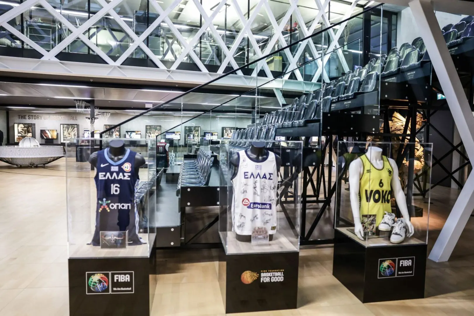 Στην έδρα της FIBA 1