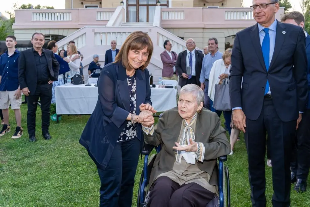 Στην παρουσίαση του βιβλίου Ελένη Γλύκατζη Αρβελέρ Από μένα αυτά… Συνομιλίες με τον Μάκη Προβατά και την Έφη Βασιλοπούλου 4