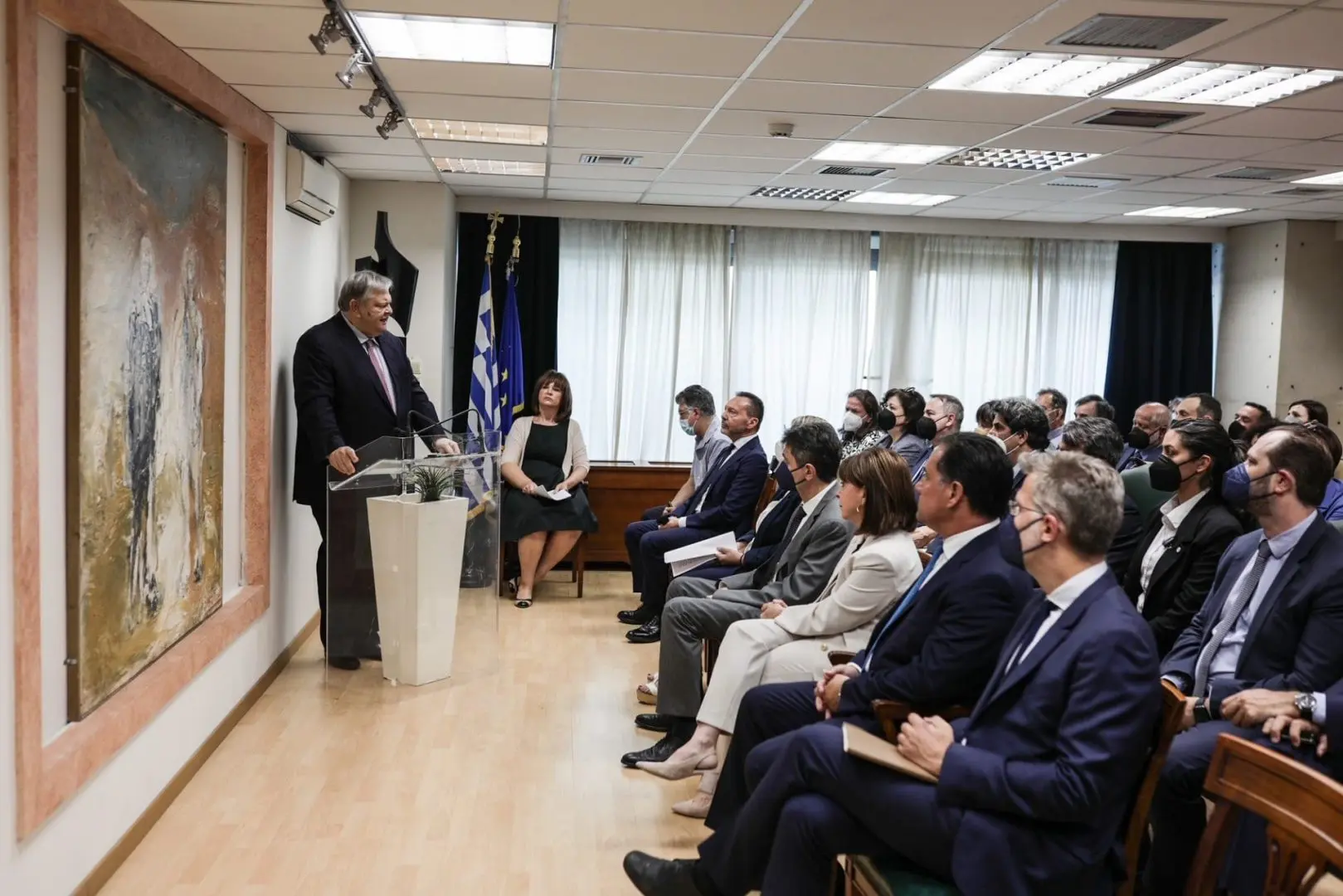 Στην τελετή ονοματοδοσίας της αίθουσας 711 του Υπουργείου Ανάπτυξης και Επενδύσεων σε αίθουσα Τάσου Μπάνου 1