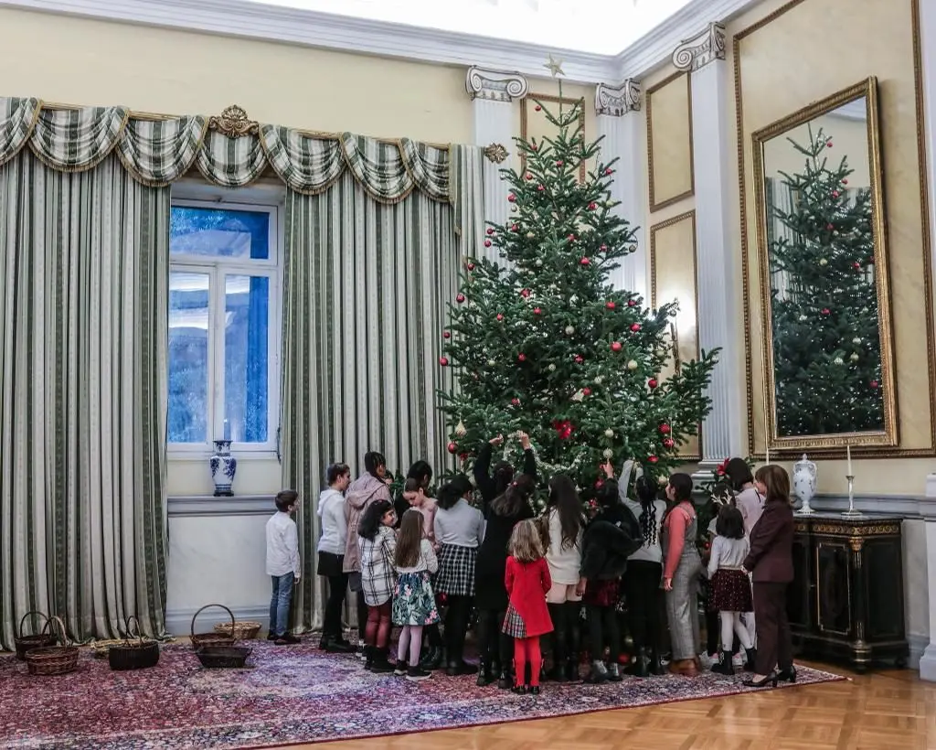 Στολισμός του χριστουγεννιάτικου δέντρου του Προεδρικού Μεγάρου 5