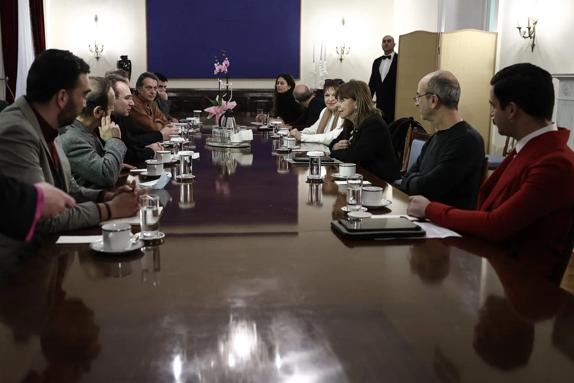 Συνάντηση με προέδρους των Σωματείων των καλλιτεχνών και εκπροσώπους καθηγητών 1