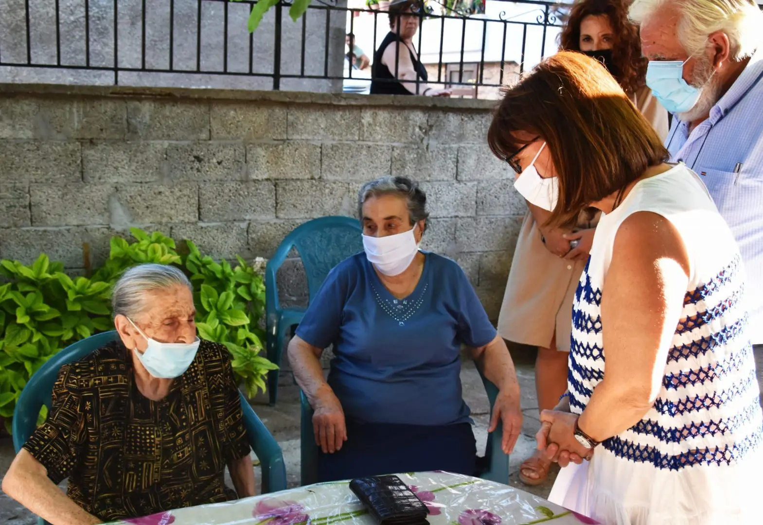 Συνάντηση με τις γιαγιάδες της Σκάλας Συκαμνιάς