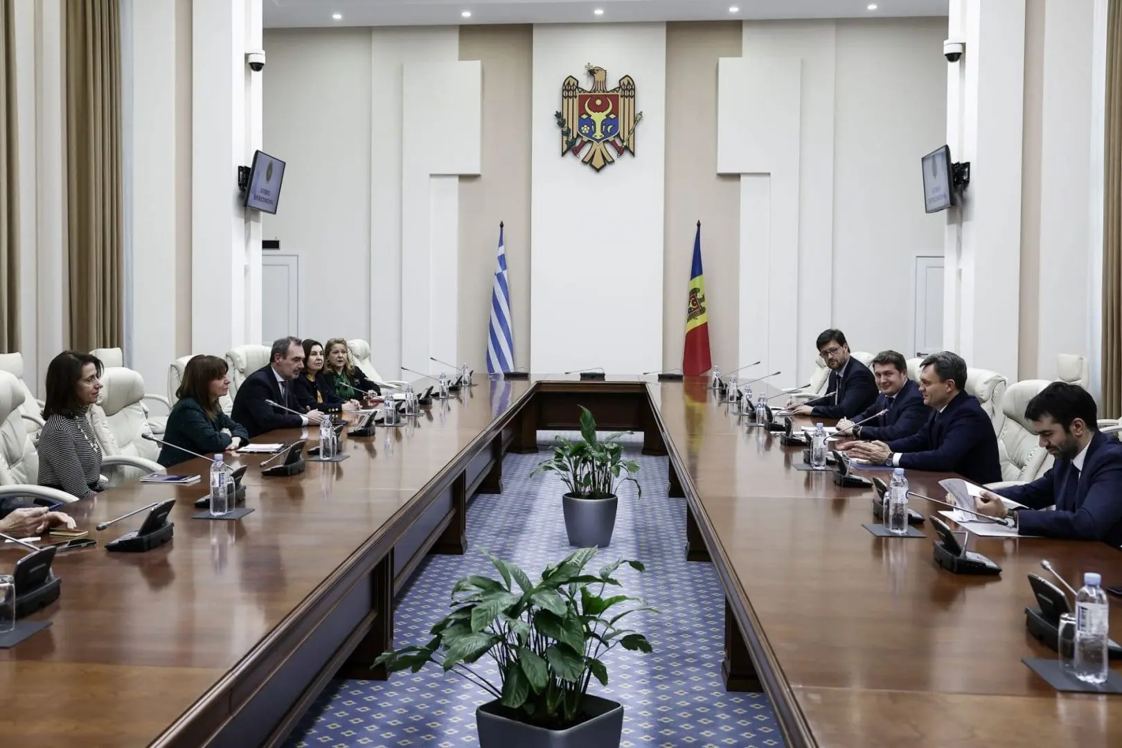 Συνάντηση με τον Πρωθυπουργό της Μολδαβίας Dorin Recean 1