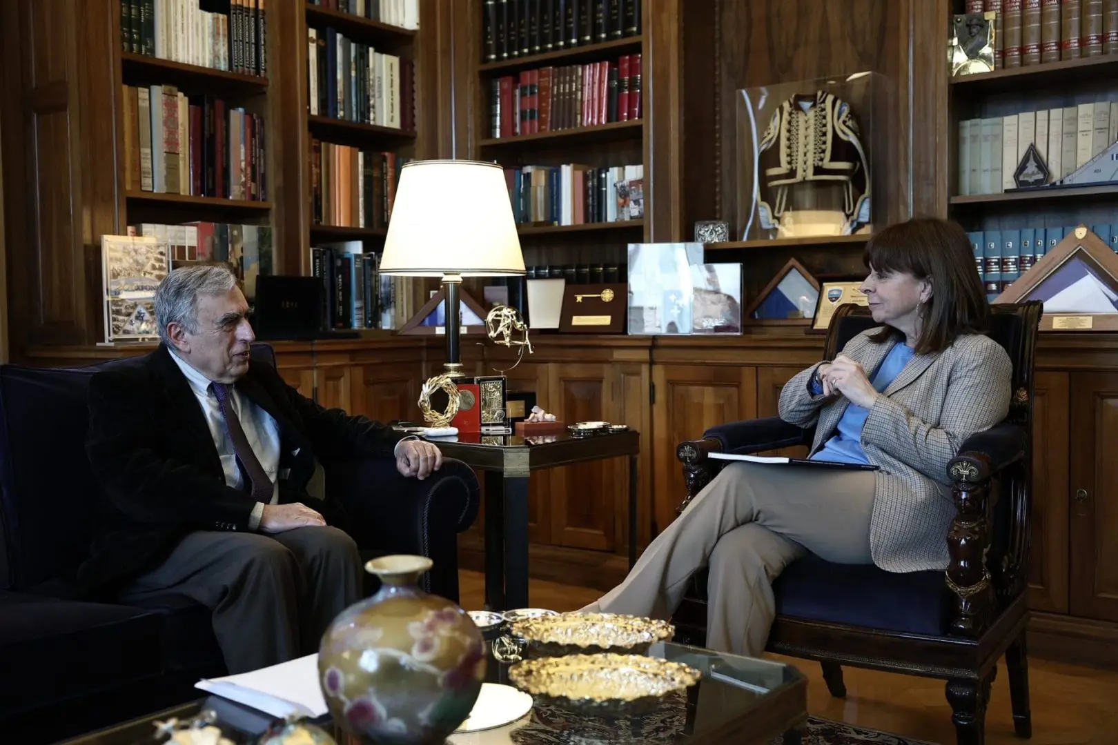 Συνάντηση με τον Πρόεδρο της Αρχής Προστασίας Δεδομένων Προσωπικού Χαρακτήρα Κωνσταντίνο Μενουδάκο 1