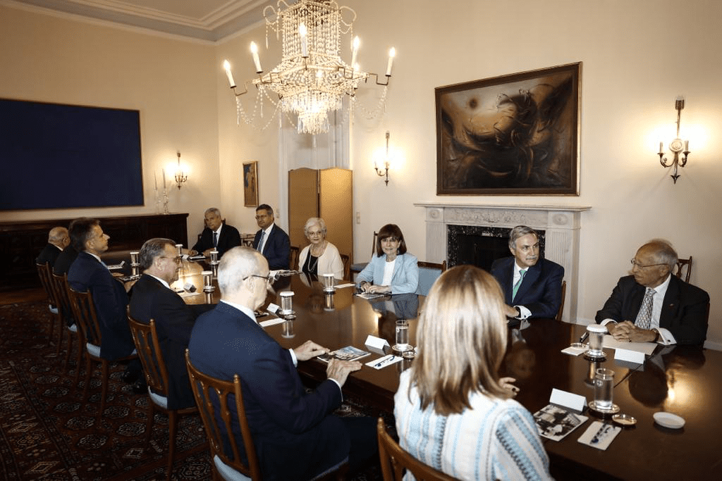 Συνάντηση με τους επικεφαλής των Ιδρυμάτων και της Εθνικής Τράπεζας της Πρωτοβουλίας ‘21 1