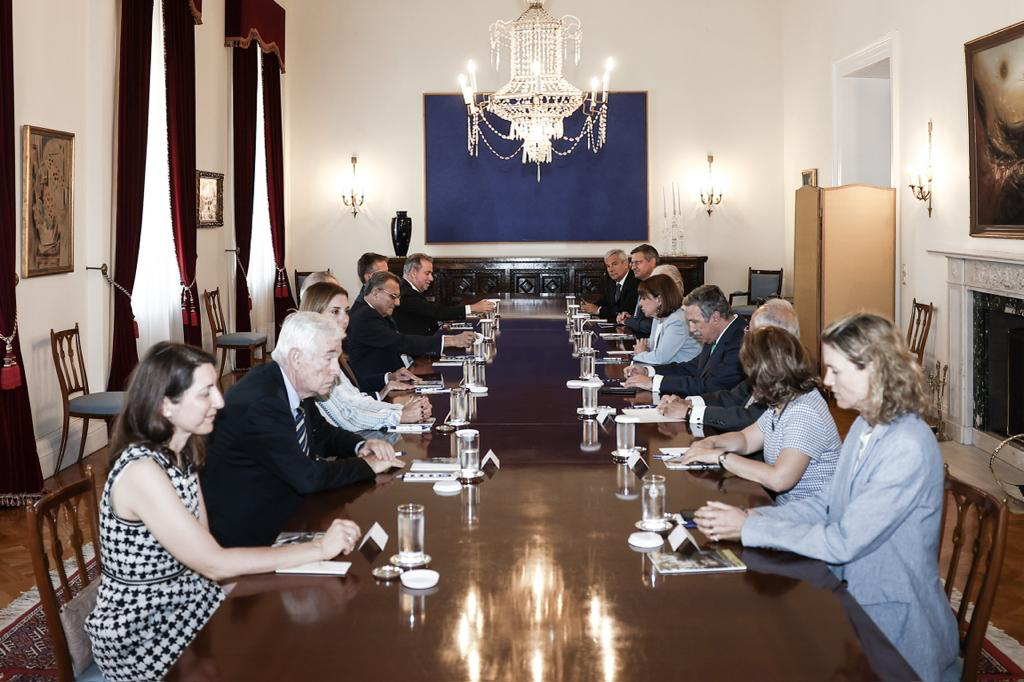 Συνάντηση με τους επικεφαλής των Ιδρυμάτων και της Εθνικής Τράπεζας της Πρωτοβουλίας ‘21 2
