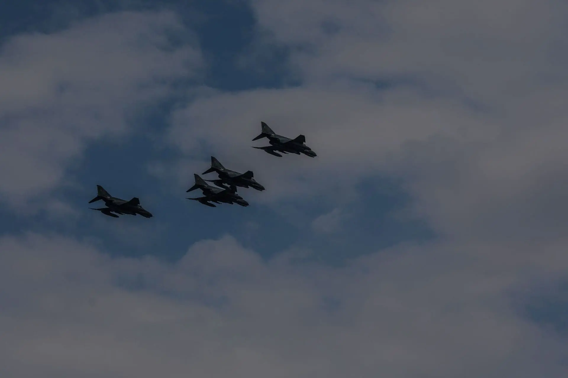 Συνομιλία της Προέδρου της Δημοκρατίας Κατερίνας Σακελλαροπούλου με τον Κυβερνήτη του F 16 ΖΕΥΣ 2