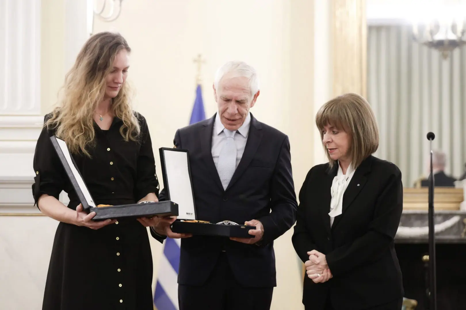 Τελετή επίδοσης παρασήμων 1