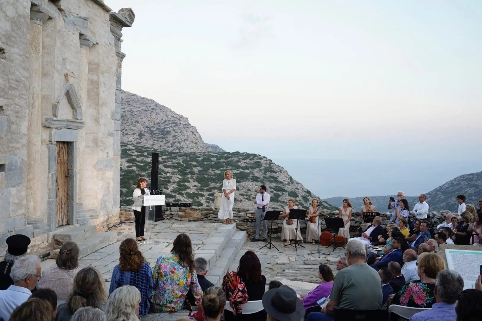Χαιρετισμός στην τελετή απόδοσης της Επισκοπής Σικίνου στο κοινό 4