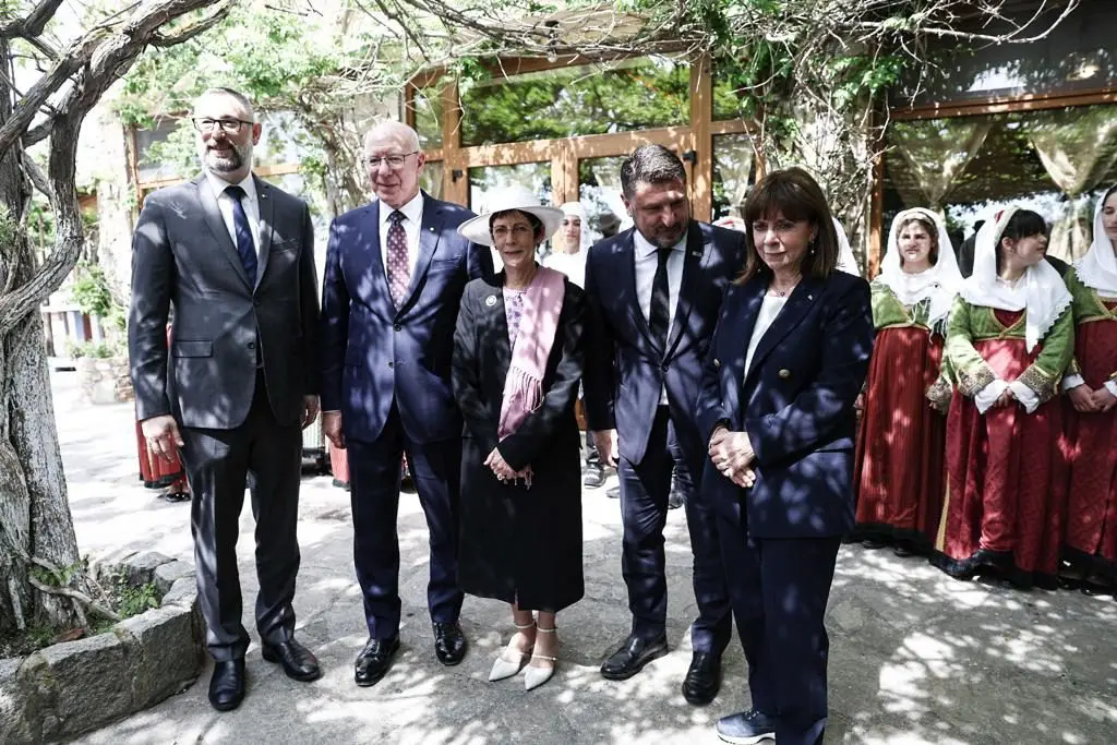 στο γεύμα που παρέθεσαν ο Περιφερειάρχης Βορείου Αιγαίου και ο Έπαρχος Λήμνου 1