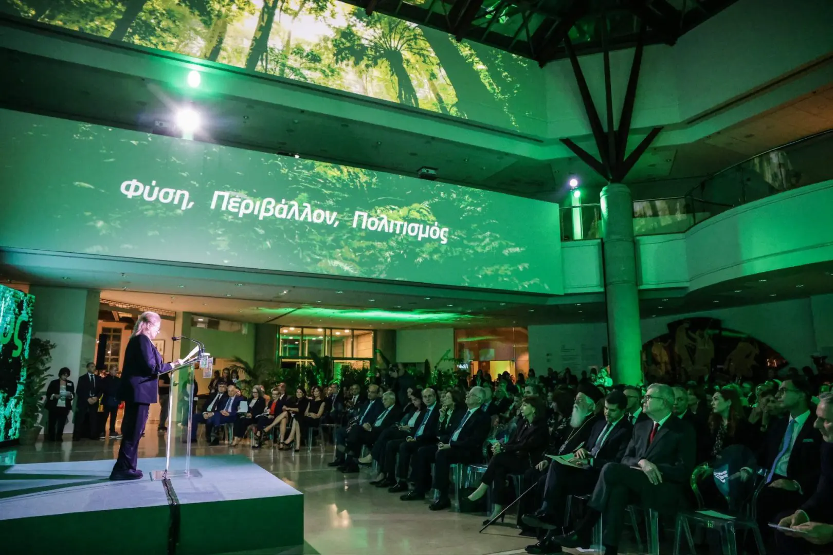 35A3240D DD26 4EB7 B6EE FF5D3C0DDE08