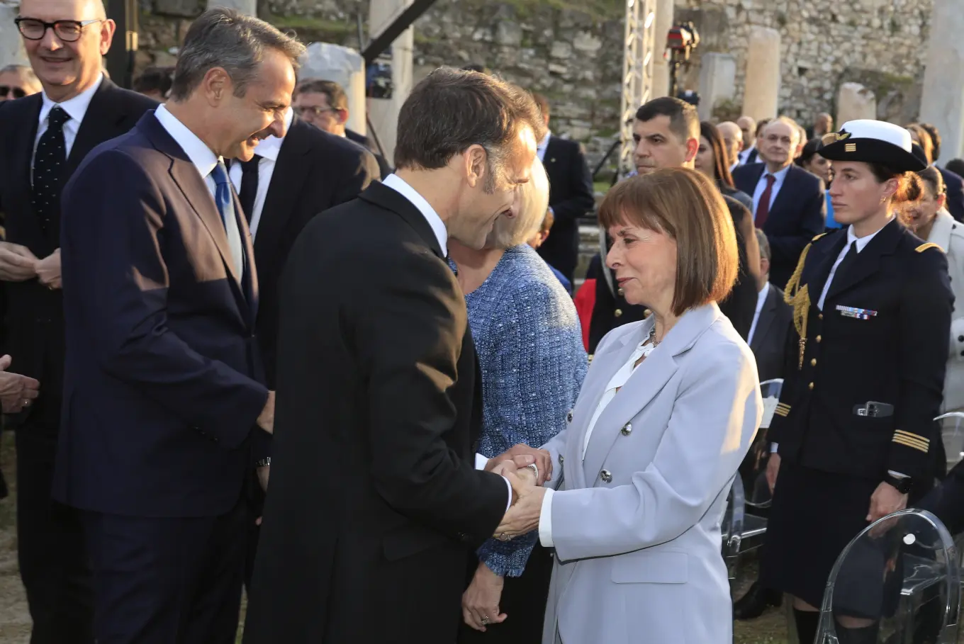 μακρον